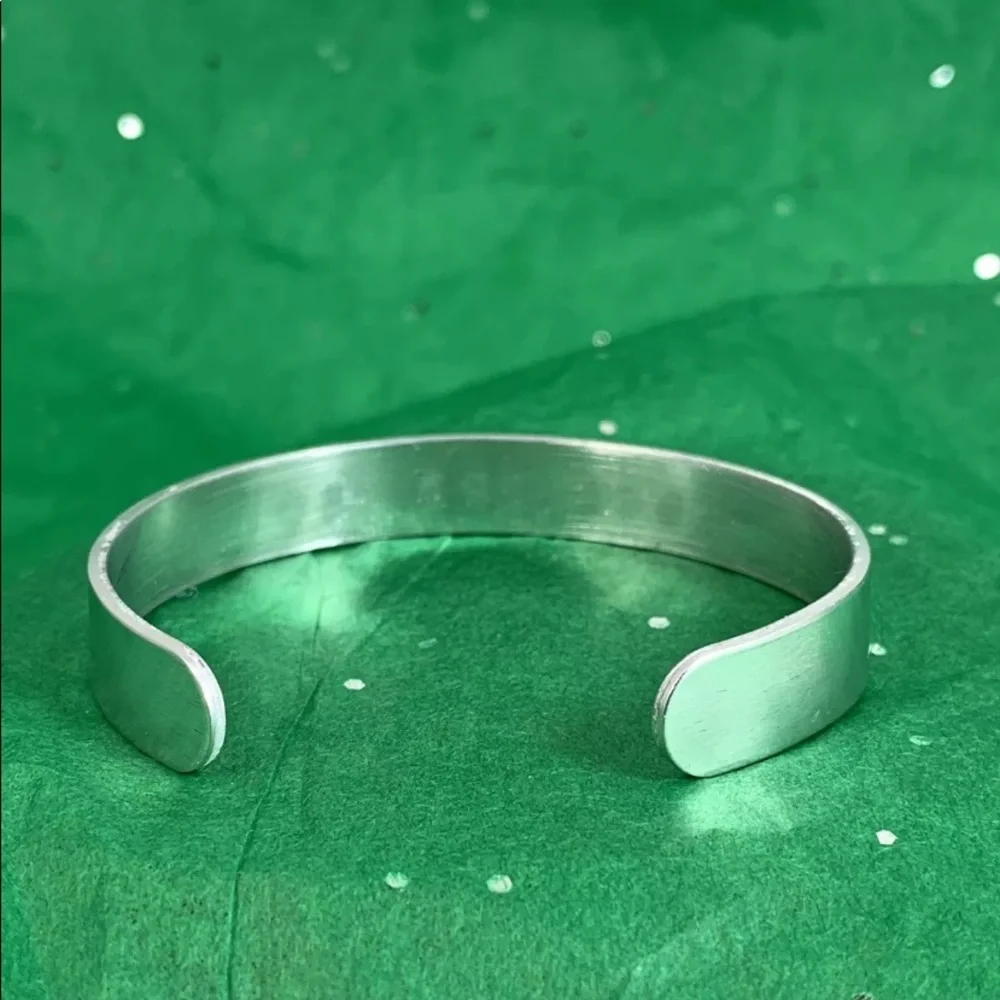⭐️🌸Adorned Crown stamp cuff country girl bracelet - Picture 6 of 8